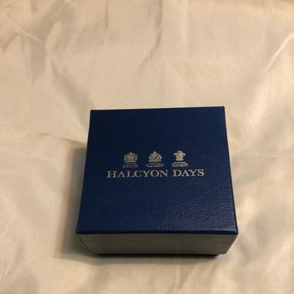 NWT 🎁Halcyon Days Red/Goldtone/Sparkle Bracelet🎈 - Picture 6 of 6